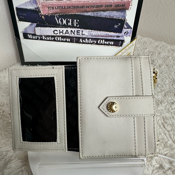 Steve Madden Card, ID, coin bi fold compact wallet - Picture 3 of 4